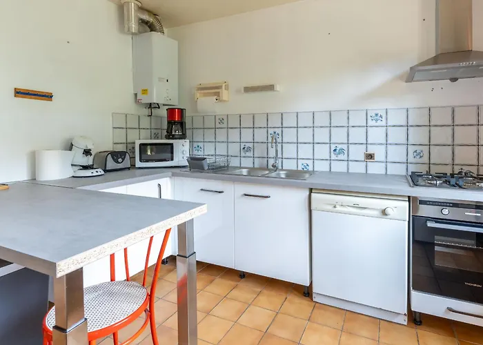 Villa Maison Spacieuse Et Calme A - Ideale Famille Ou Amis, Proche Et Activites - Fr-1-319-66 *